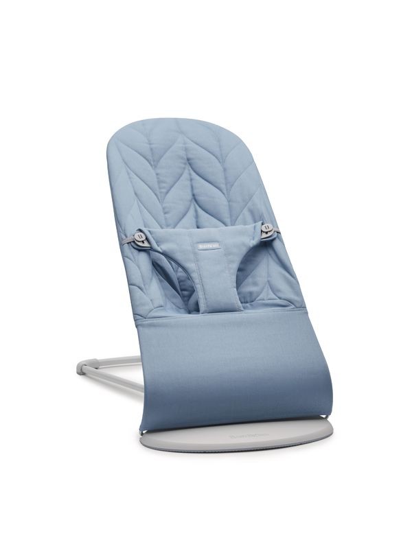 טרמפולינה לתינוק Baby Bouncer כותנה עלי כותרת - כחול Blue בייבי ביורן טרמפולינה לתינוק Baby Bouncer כותנה עלי כותרת - כחול Blue בייבי ביורן